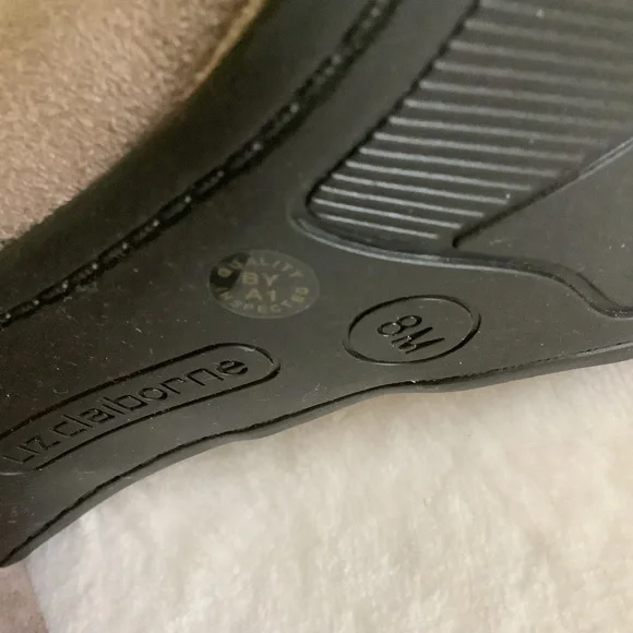 NWOT Liz Claiborne Over Knee Boots (8) - Picture 13 of 14